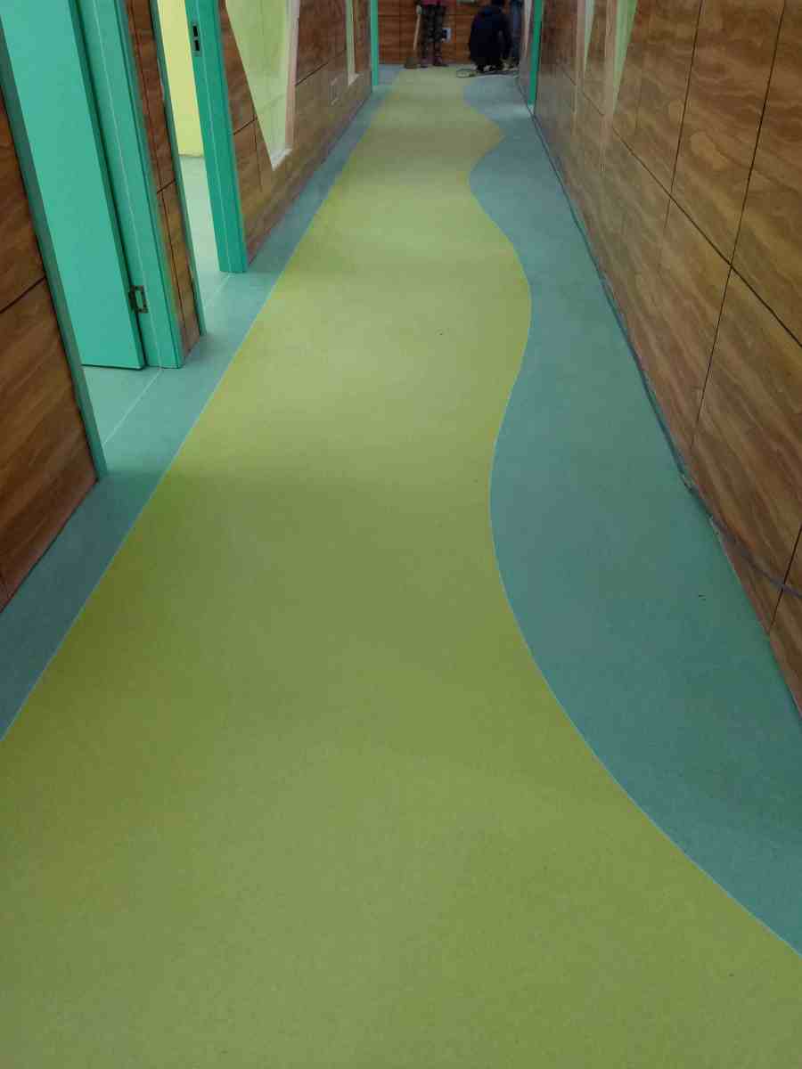 珙縣 pvc塑膠地板 遂寧地膠 無塵車間木紋運(yùn)動地膠